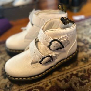 Doc Martens Devon Heart